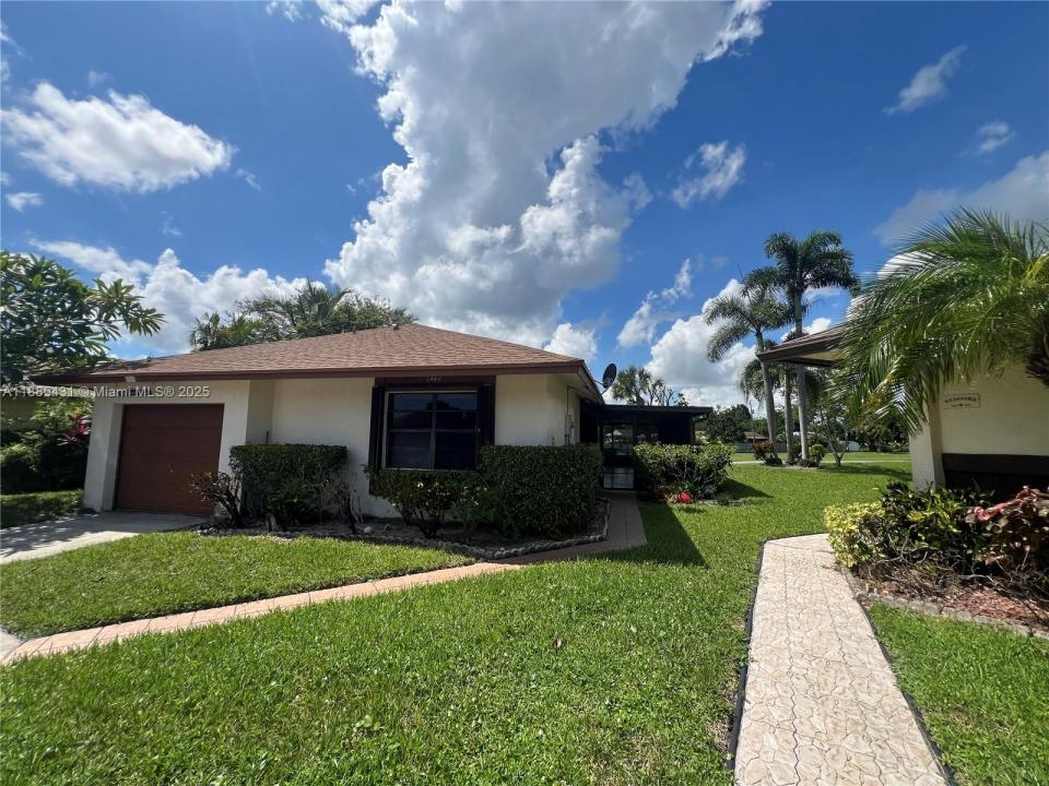 5445 Mendoza St, West Palm Beach, Florida 33415