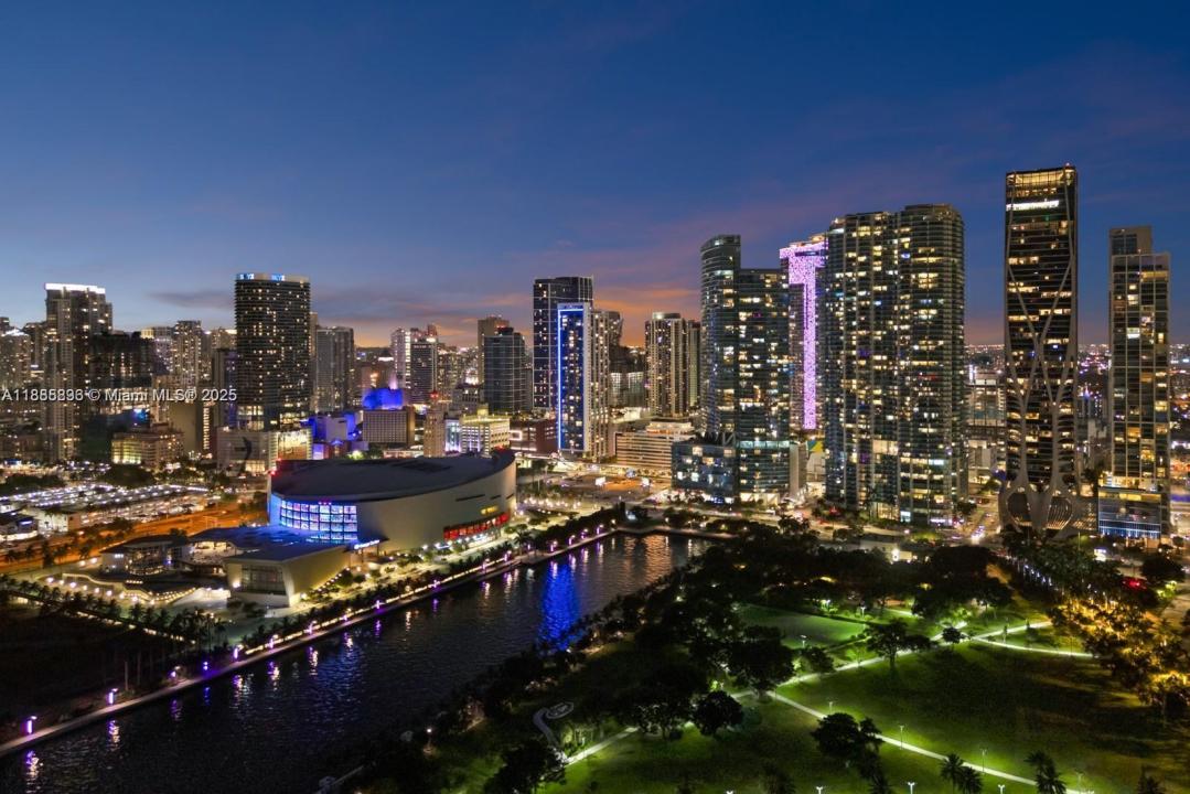 888 Biscayne Blvd 2112, Miami, Florida 33132