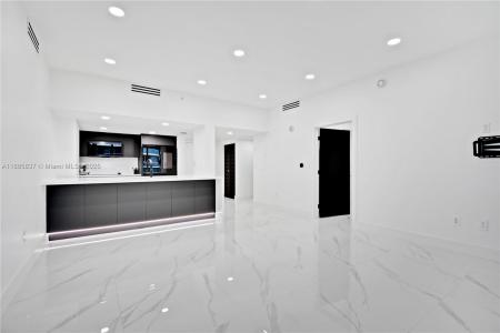 1800 N Bayshore Dr 512, Miami, Florida 33132, USA