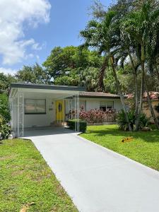 411 NE 88th St, El Portal, Florida 33138