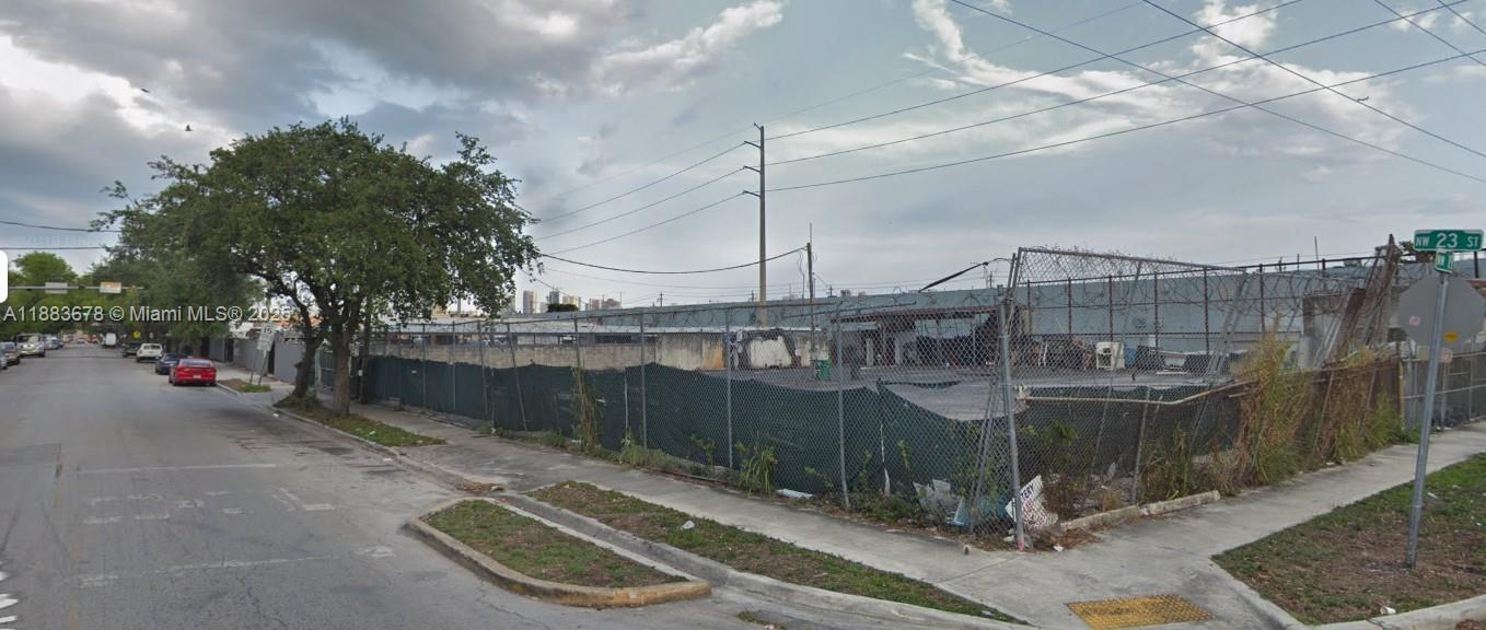1880 NW 23rd St, Miami, פלורידה 33142, ארצות הברית של אמריקה 