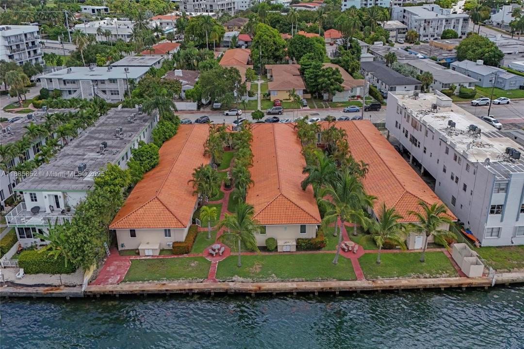 2170 Bay Dr 3-19, Miami Beach, Floryda 33141, USA