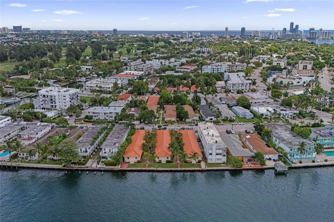 2170 Bay Dr 3-19, Miami Beach, Floryda 33141, USA