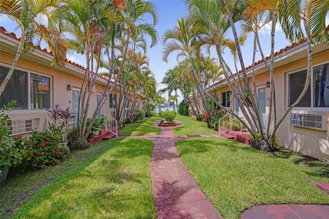 2170 Bay Dr 3-19, Miami Beach, Floryda 33141, USA