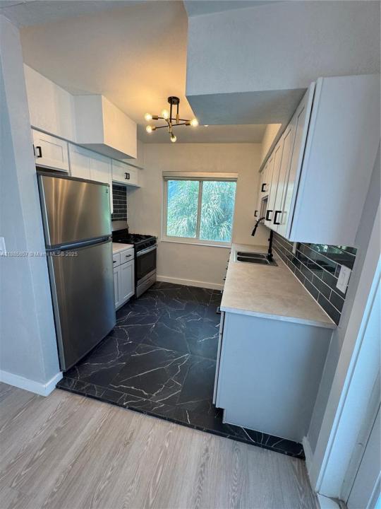 9200 E Bay Harbor Dr 15, Bay Harbor Islands, Florida 33154, USA
