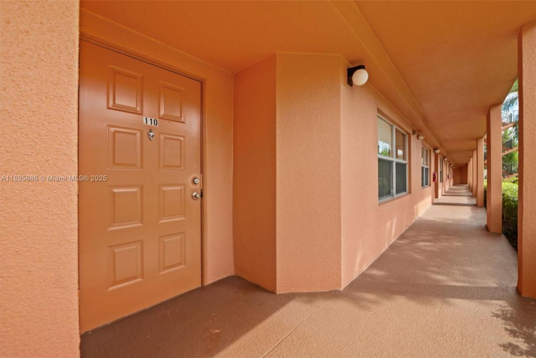 701 SW 142nd Ave 110S, Pembroke Pines, Flórida 33027, Estados Unidos