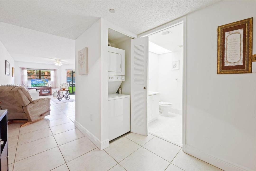 701 SW 142nd Ave 110S, Pembroke Pines, Flórida 33027, Estados Unidos