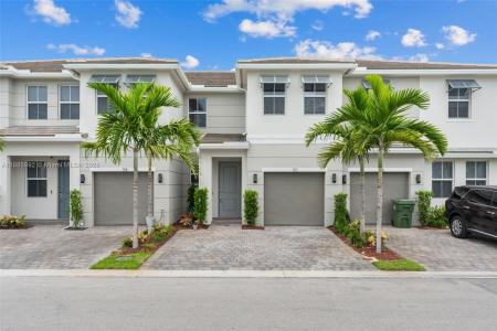 110 SW 171st Way, Pembroke Pines, Florida 33027, USA