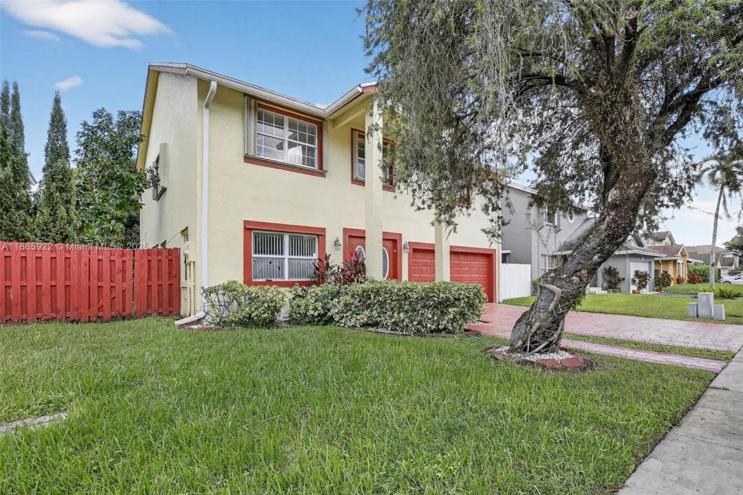 1001 SW 100th Ter, Pembroke Pines, Floride 33025, États-Unis