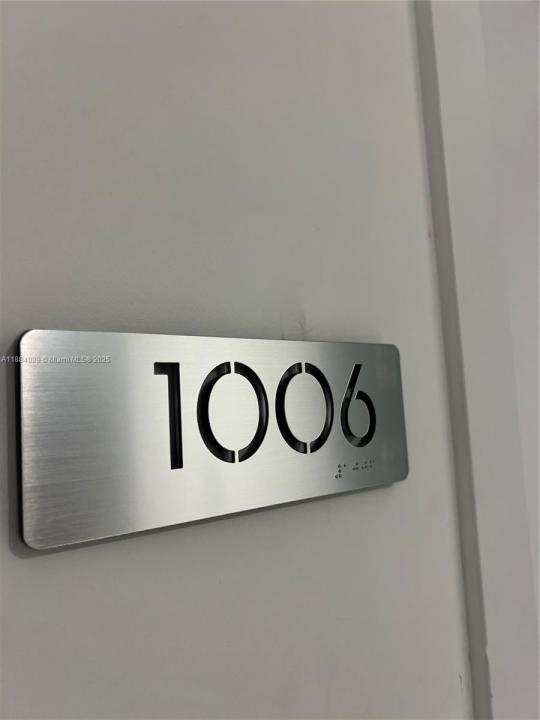 700 NE 24th St 1006, Miami, フロリダ 33137, アメリカ合衆国