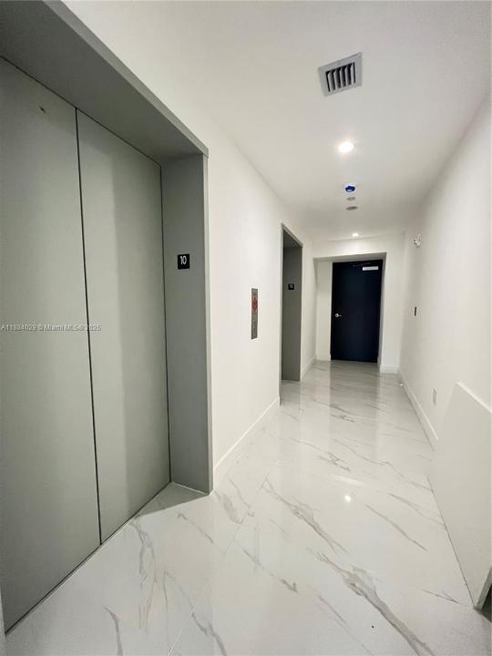 700 NE 24th St 1006, Miami, フロリダ 33137, アメリカ合衆国