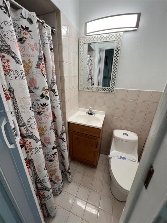 200 W 53rd Ter A, Hialeah, Florida 33012, USA