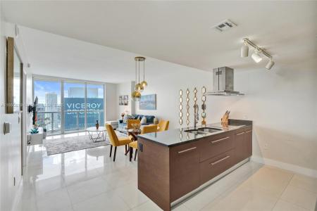 485 Brickell Ave 4207, Miami, Florida 33131, USA