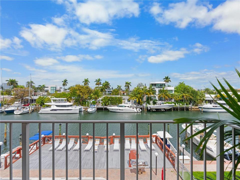 1777 SE 15th St 312, Fort Lauderdale, Florida 33316, Amerika Birleşik Devletleri