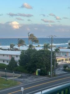 1238 Hillsboro Mile 509, Hillsboro Beach, Florida 33062