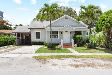 2946 SW 26th St, Miami, Florida 33133, USA