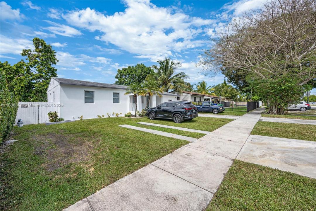 670 Flagami Blvd, Miami, Florida 33144