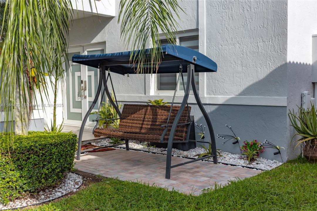 15981 SW 54th Ter, Miami, Floryda 33185, USA