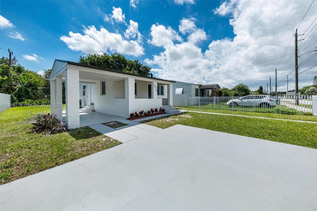 1828 NW 58th St, Miami, フロリダ 33142, アメリカ合衆国