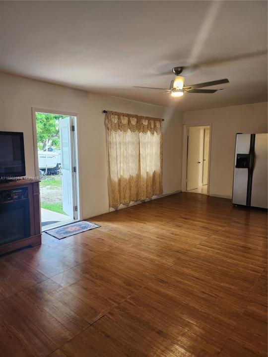 13935 NE 16th Ct B, North Miami, Флорида 33181, Соединенные Штаты