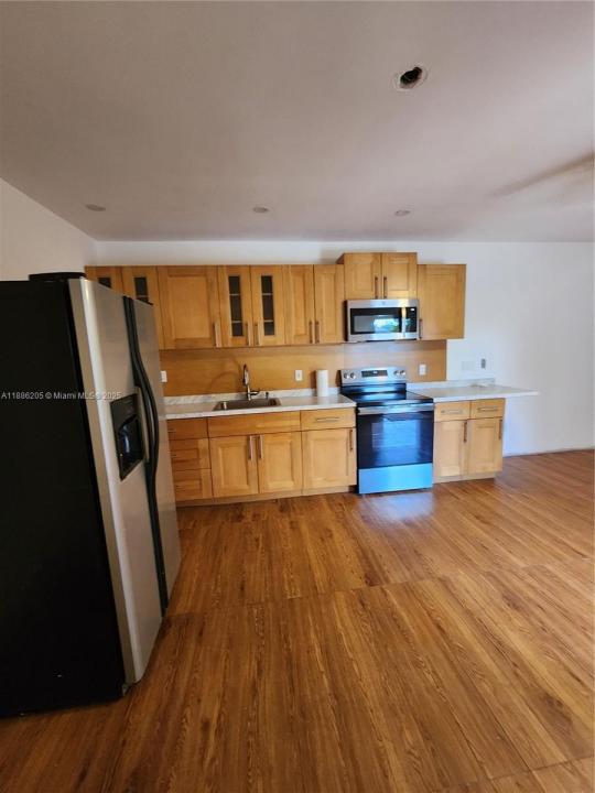 13935 NE 16th Ct B, North Miami, Флорида 33181, Соединенные Штаты