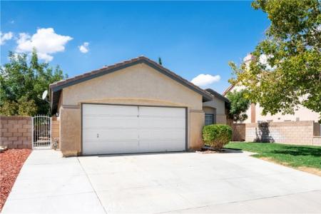32nd, Lancaster, カリフォルニア 93536, アメリカ合衆国