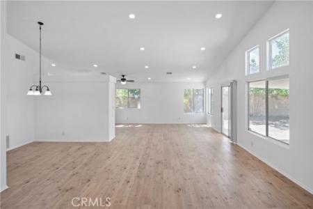 32nd, Lancaster, カリフォルニア 93536, アメリカ合衆国