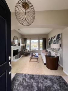 Leeward Ave, San Marcos, California 92078