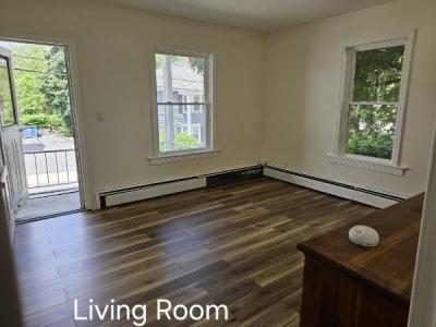 37 Richelieu Street 1, Woonsocket, Rhode Island 02895, États-Unis