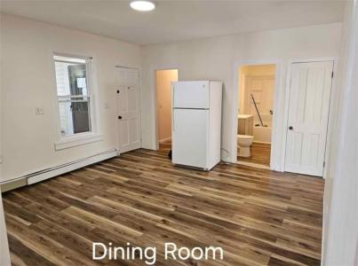 37 Richelieu Street 1, Woonsocket, Rhode Island 02895, États-Unis