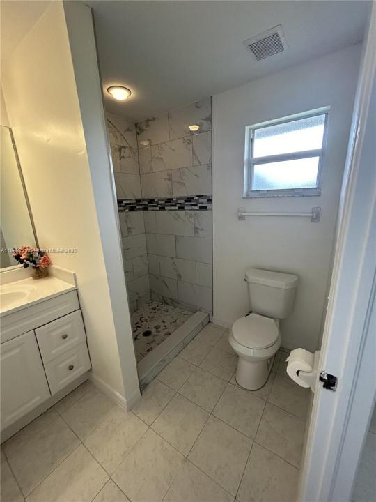 2422 S Vernon Ave 2422, Lehigh Acres, Florida 33973, USA