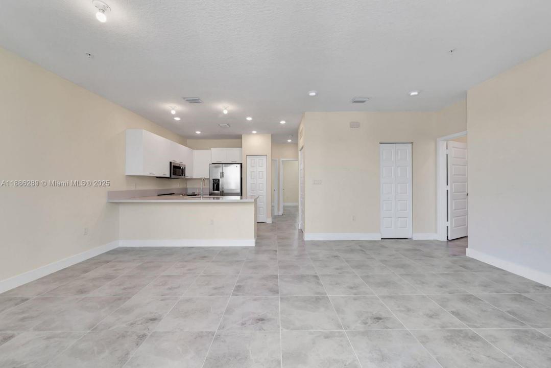 6420 NW 102nd Path 303, Doral, Florida 33178, HOA KỲ