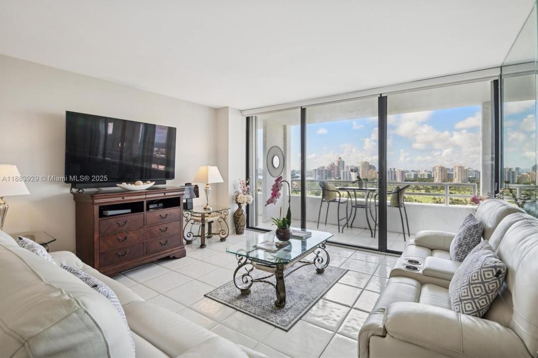 20355 NE 34th Ct 2326, Aventura, פלורידה 33180, ארצות הברית של אמריקה 