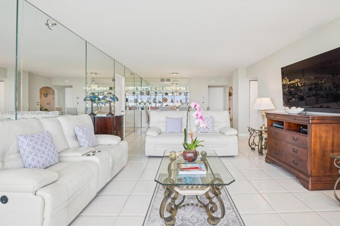 20355 NE 34th Ct 2326, Aventura, פלורידה 33180, ארצות הברית של אמריקה 