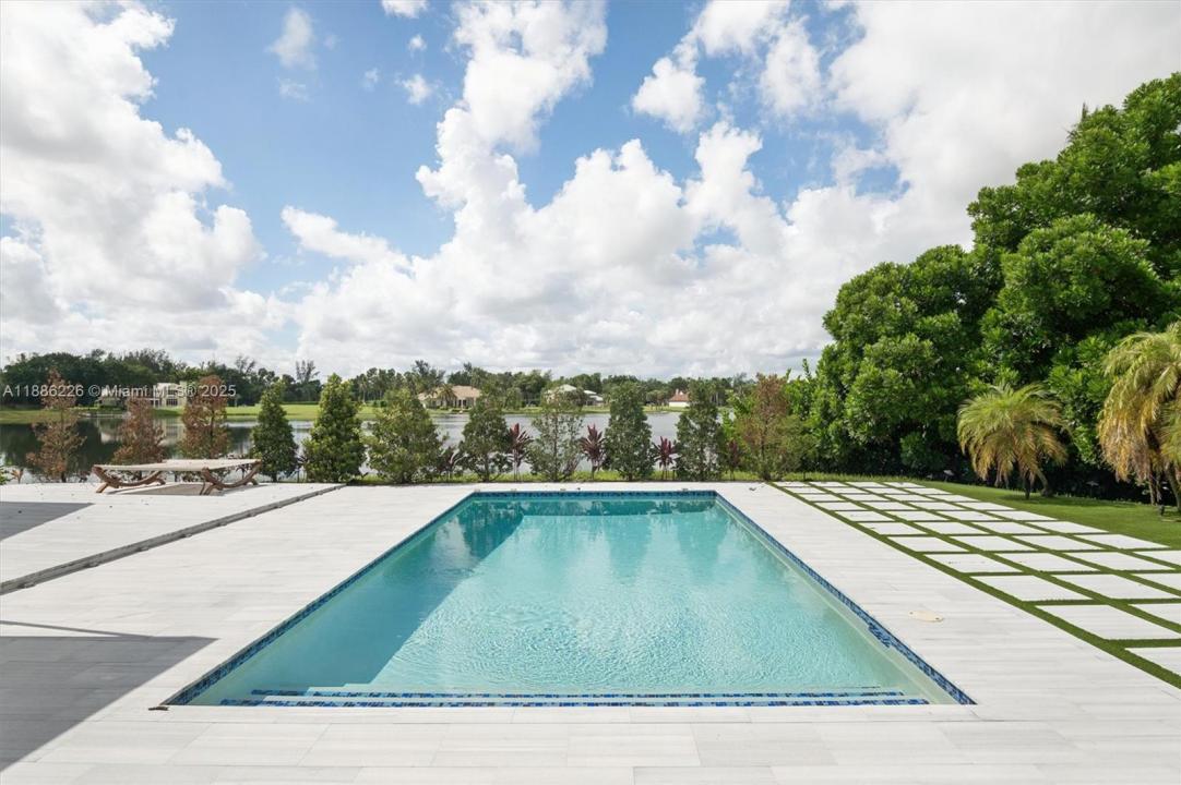 8728 E Wendy Ln E, West Palm Beach, Флорида 33411, Соединенные Штаты