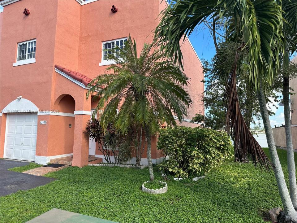 12373 NW 7th Ln, Miami, פלורידה 33182, ארצות הברית של אמריקה 