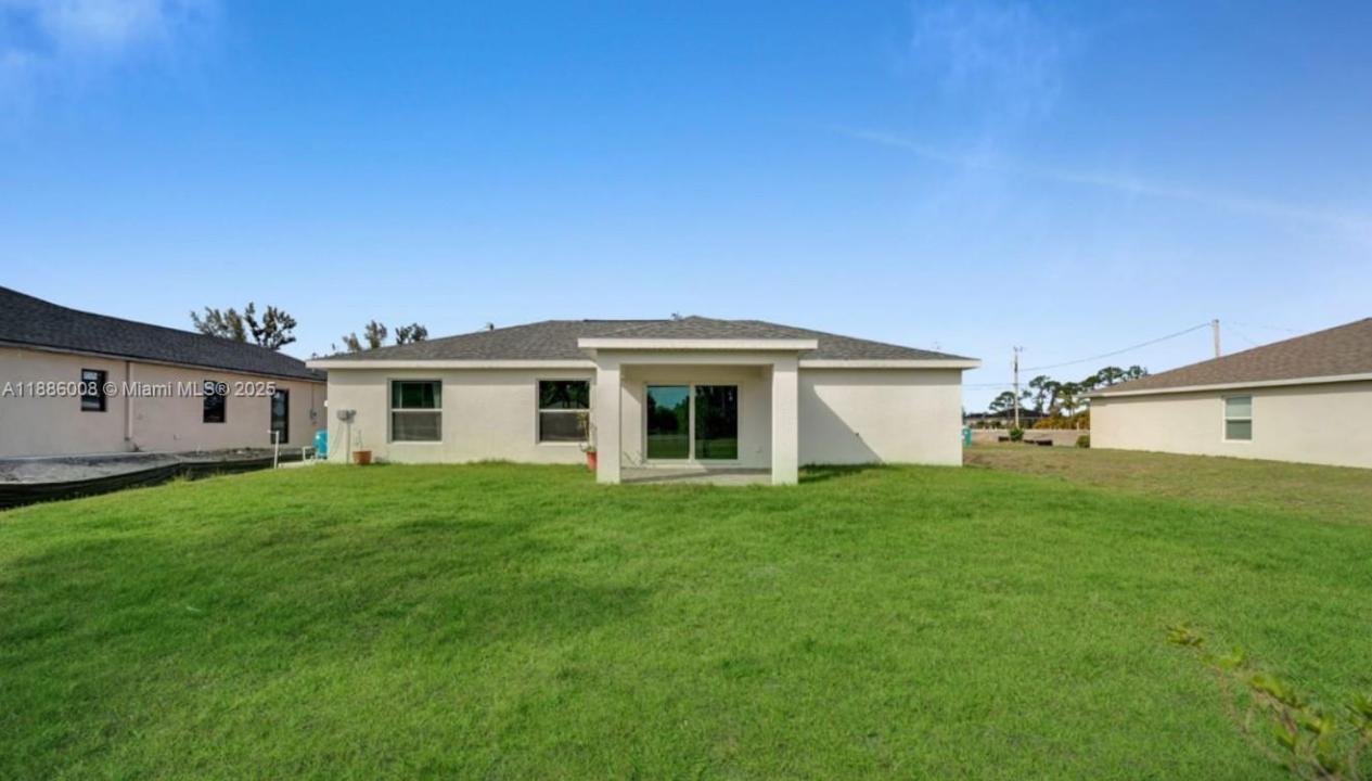 4217 NE 23rd Pl, Cape Coral, Floride 33909, États-Unis
