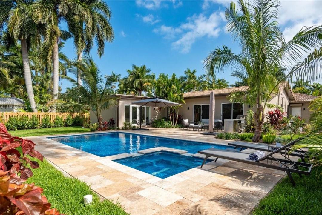 1339 Jefferson St, Hollywood, Floryda 33019, USA