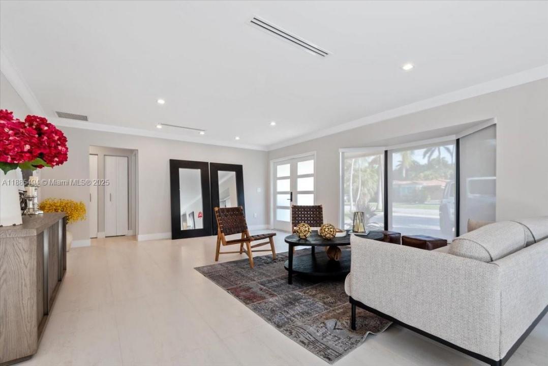 1339 Jefferson St, Hollywood, Floryda 33019, USA