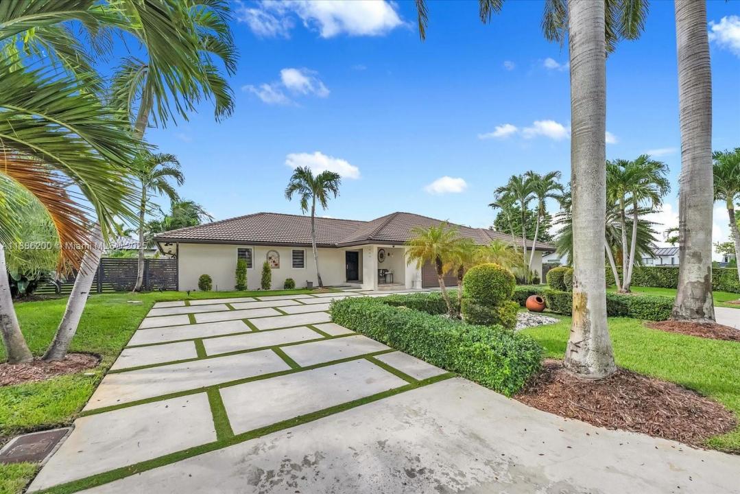 9796 NW 28th Ter, Doral, Floride 33172, États-Unis