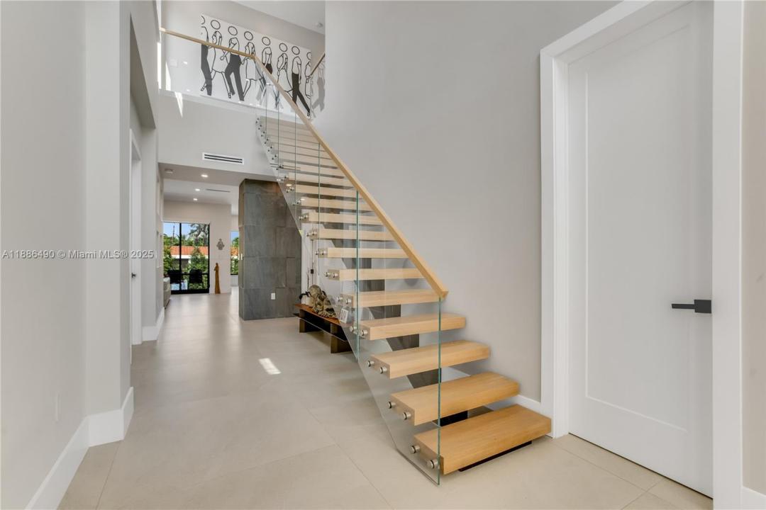8826 Froude Ave, Surfside, Floride 33154, États-Unis