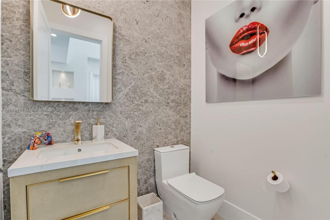 8826 Froude Ave, Surfside, Floride 33154, États-Unis
