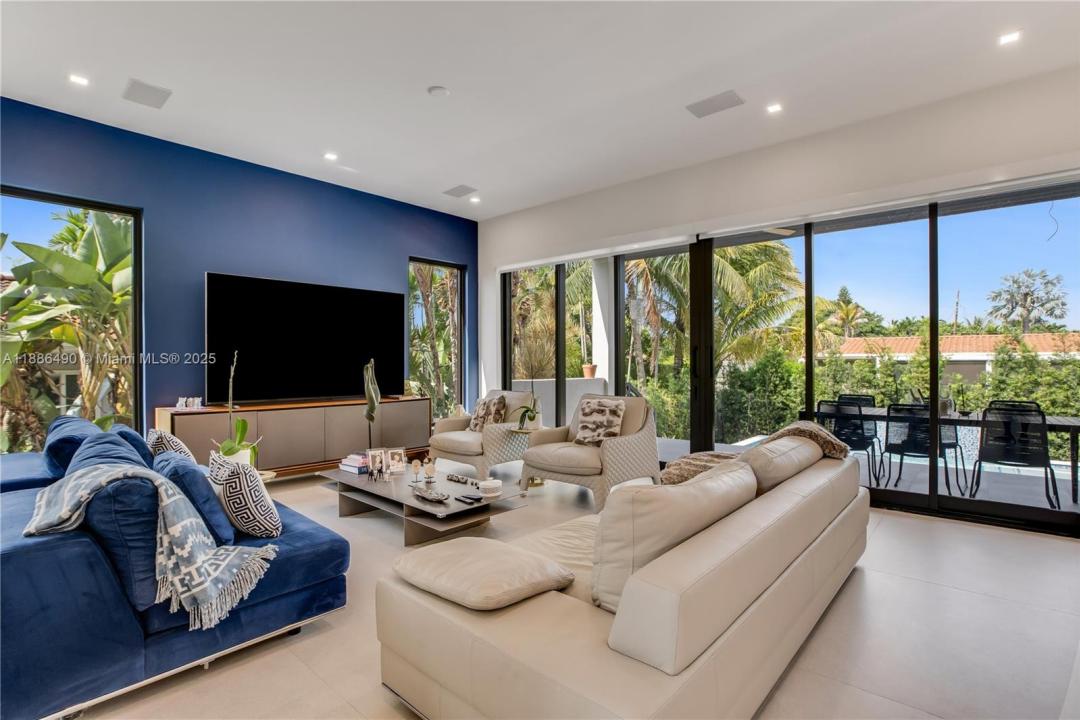 8826 Froude Ave, Surfside, Floride 33154, États-Unis