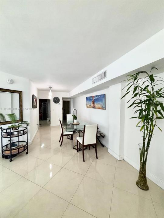 801 Brickell Bay Dr 1067, Miami, فلوريدا 33131, الولايات المتحدة