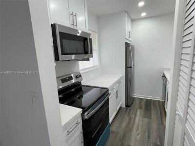 3246 NW 103rd Ter 308-B, Coral Springs, Florida 33065, USA