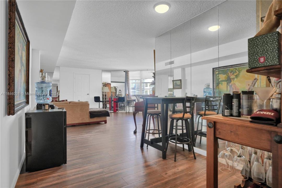 905 Brickell Bay Dr 1121, Miami, Floride 33131, États-Unis