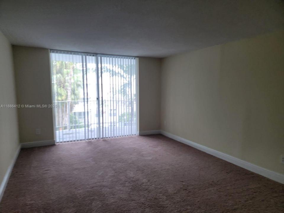 494 NW 165th St Rd C-404, Miami, פלורידה 33169, ארצות הברית של אמריקה 