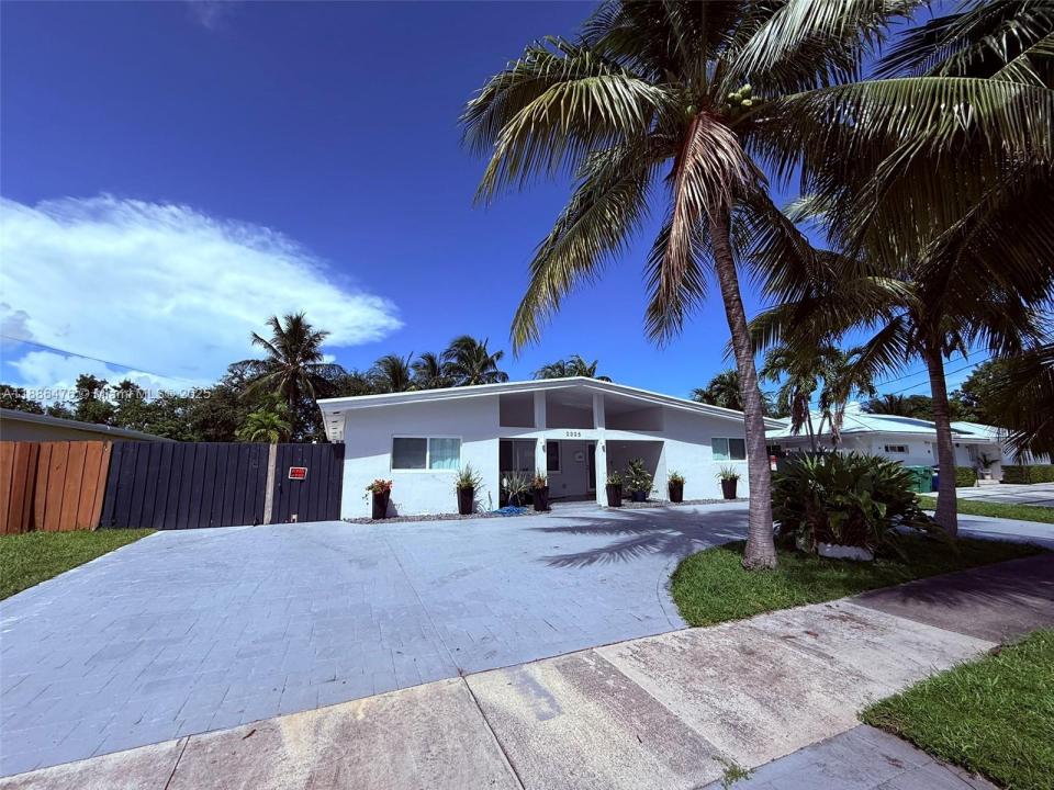 2325 NE 194th St, Miami, フロリダ 33180, アメリカ合衆国