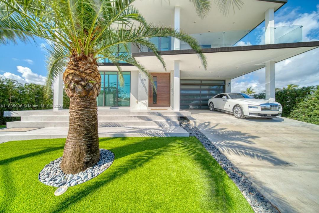 7520 W Treasure Dr, North Bay Village, Floride 33141, États-Unis