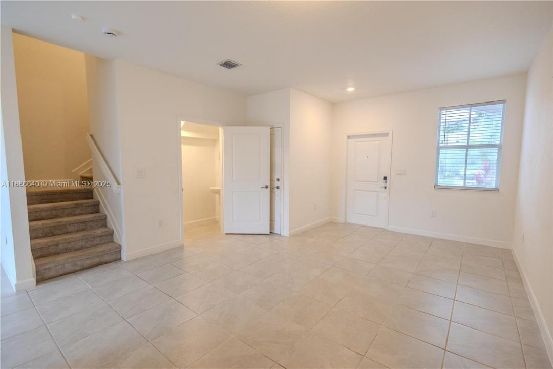 12581 NW 23rd Pl 12581, Miami, 佛罗里达州 33167, 美国